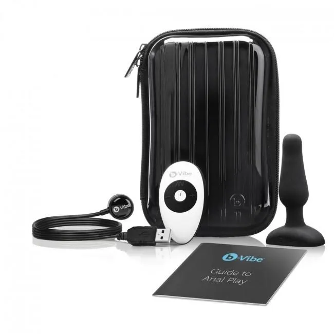 B-Vibe - Novice Remote Control Rechargeable Anal Plug (Black)