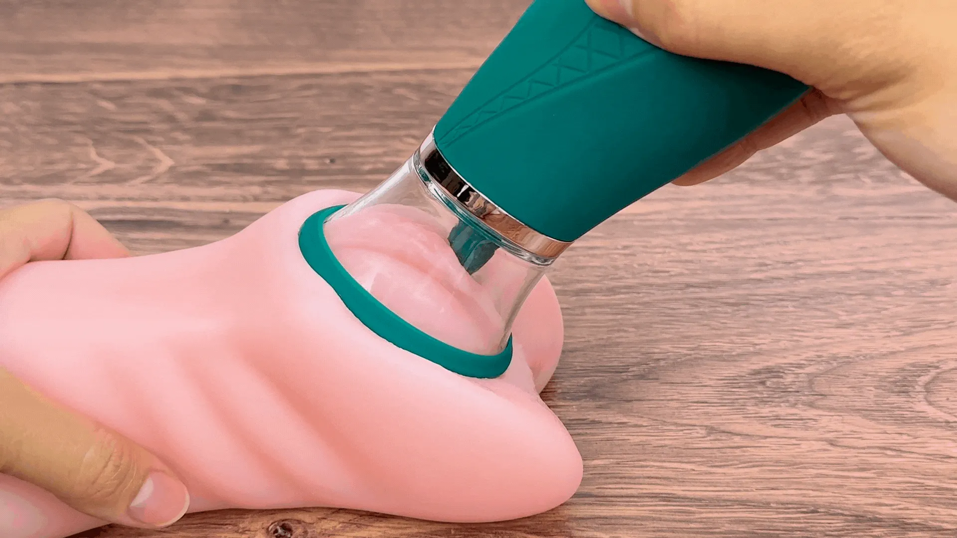 Ikshana Clit Licking & Sucking Tongue | Handheld Clit Pump