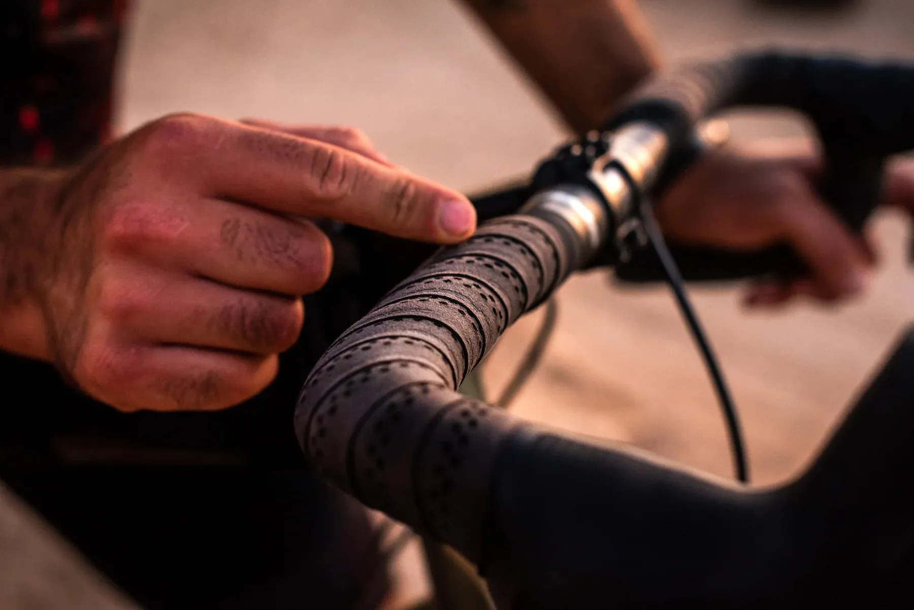 Spank Wing Gravel Drop Bar Tape With Gel Pad & Plug Kit
