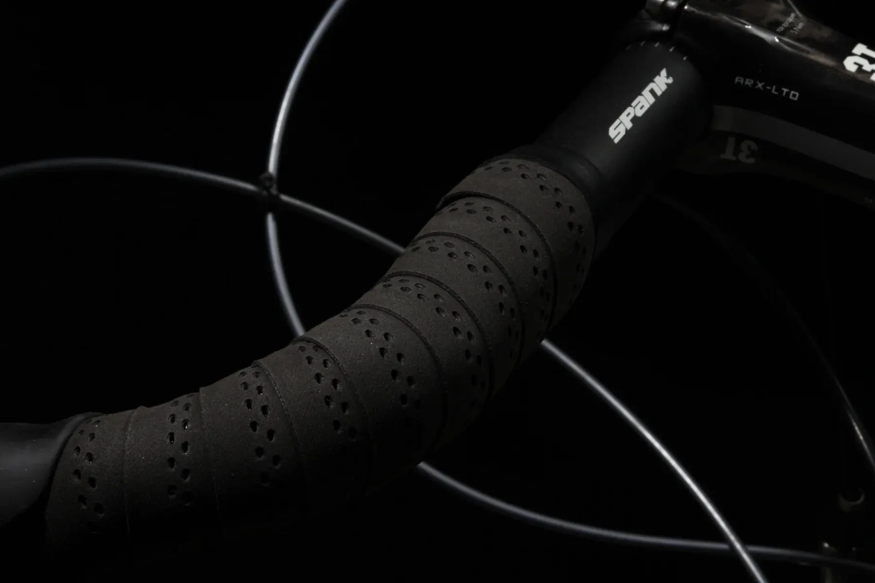 Spank Wing Gravel Drop Bar Tape With Gel Pad & Plug Kit
